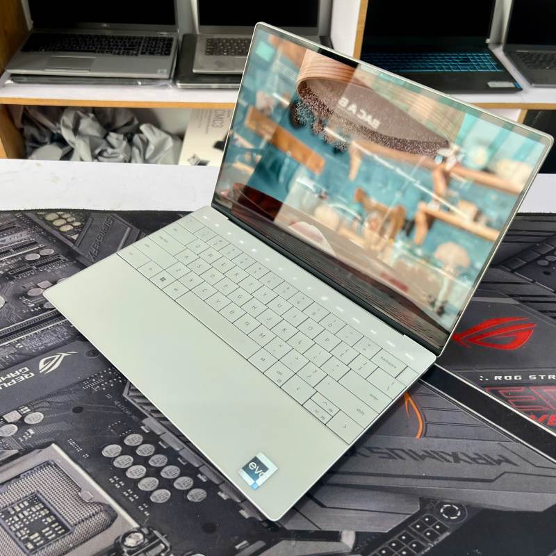 Dell XPS 9320 i5